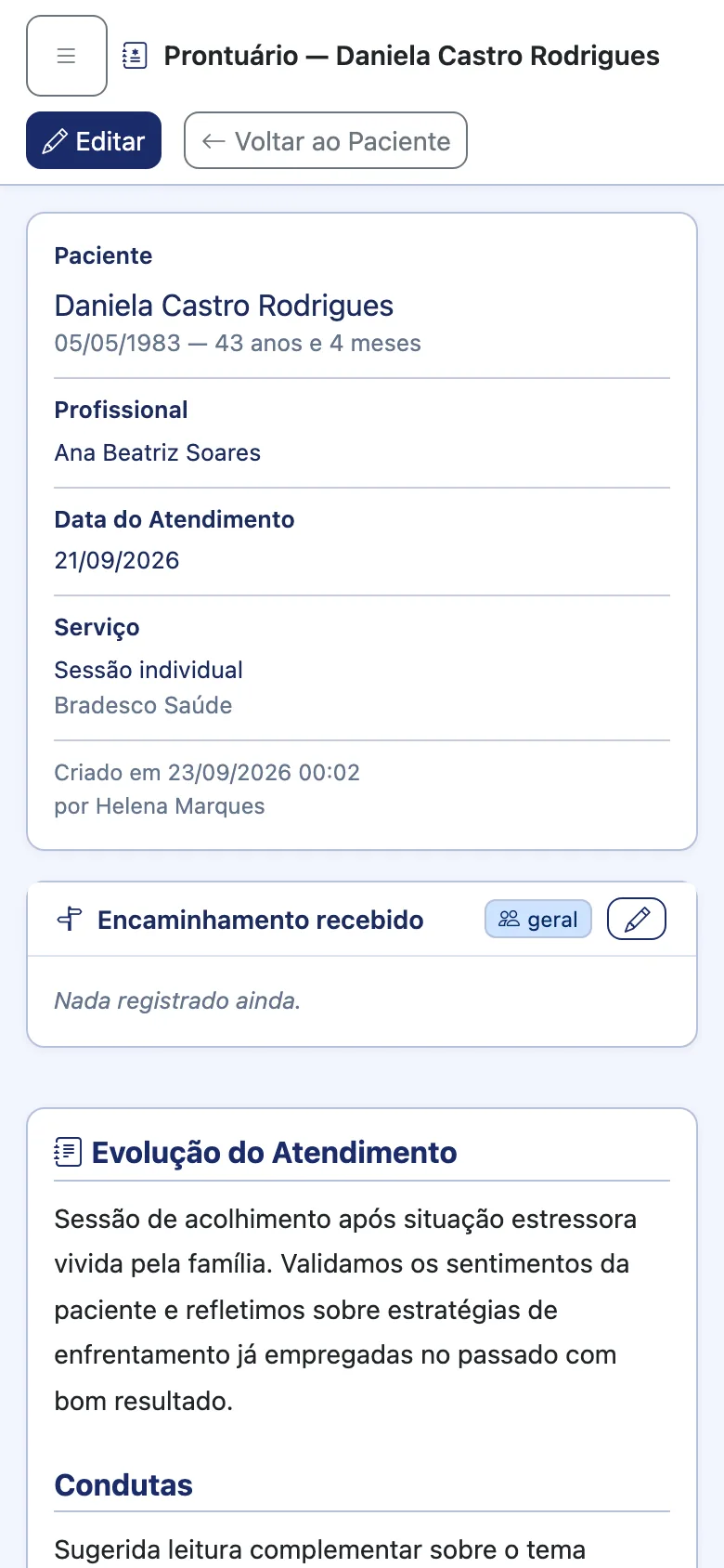 Prontuário do Clinical Core no celular, com a evolução do atendimento